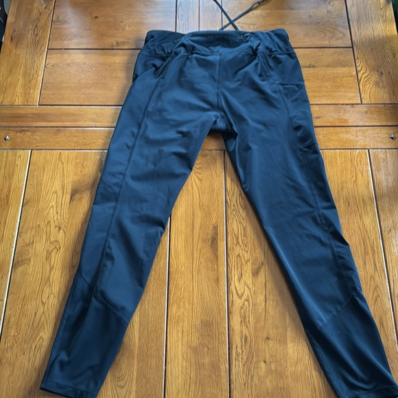 Nike Dri-Fit leggings. - Picture 3 of 8